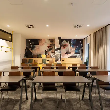 ホテル Vienna House Easy By Wyndham Potsdamer Platz 4*